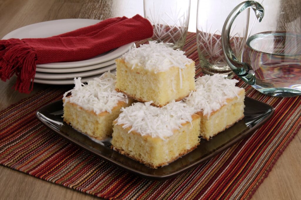 bolo de coco gelado de liquidificador